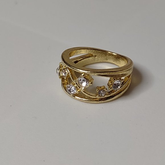 Cute Gold Tone Ring Size 6.5 - Picture 7 of 11